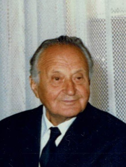 Zámolyi Gyula (Csikvánd, 1910. július 15. - Mosonmagyaróvár, 2009. március 11.)